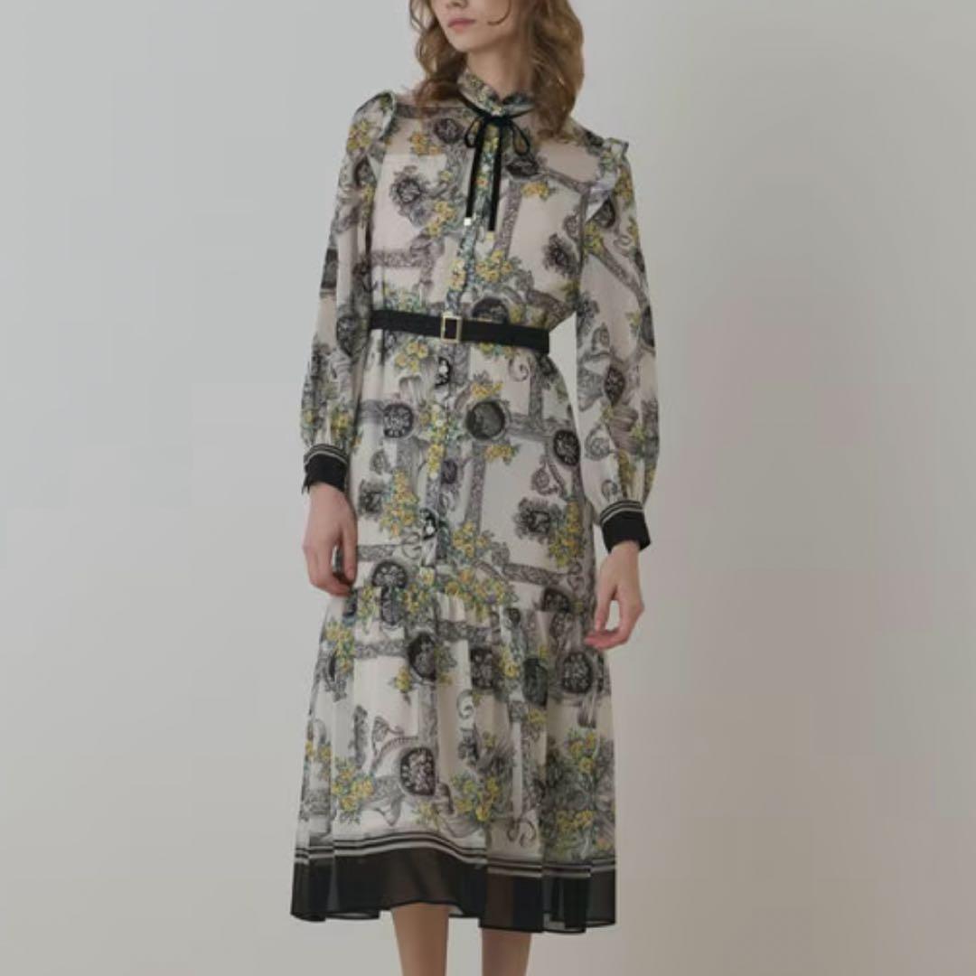 オーナメントフラワープリントワンピース