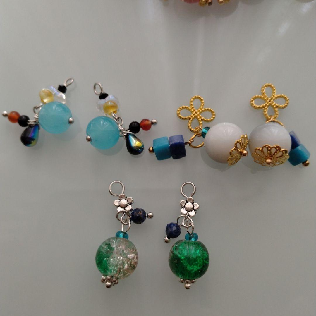 瑠璃ガラスと天然石のチャーム　ハンドメイドアクセサリーパーツ