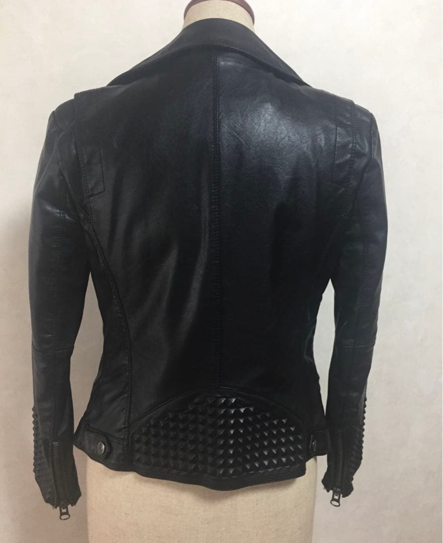 レザージャケット　本革　リアルレザー　スタッズ黒