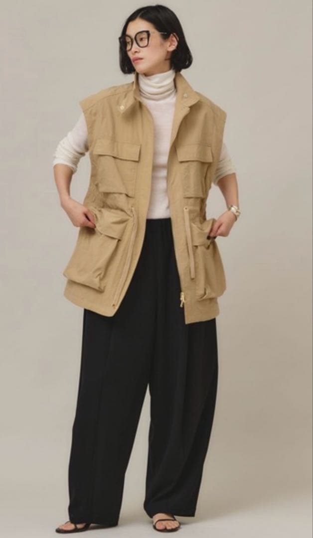 カレンソロジー ミリタリー2wayブルゾン　ベージュ　美品