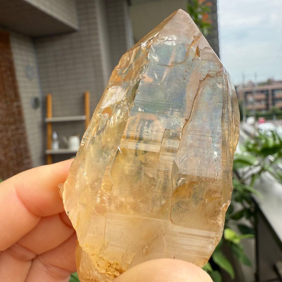 ヒマラヤ水晶　ゴールデンヒーラー 114g 専用台座付き　成長線　接合線 原石④