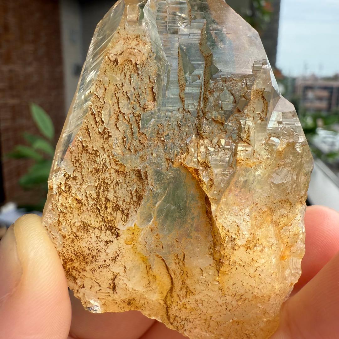 ヒマラヤ水晶　ゴールデンヒーラー 114g 専用台座付き　成長線　接合線 原石④