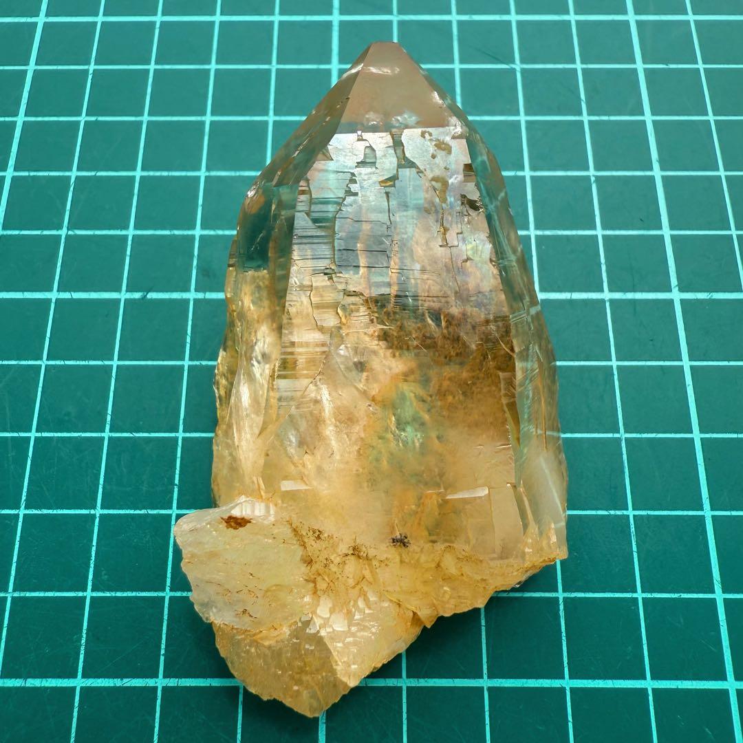 ヒマラヤ水晶　ゴールデンヒーラー 114g 専用台座付き　成長線　接合線 原石④