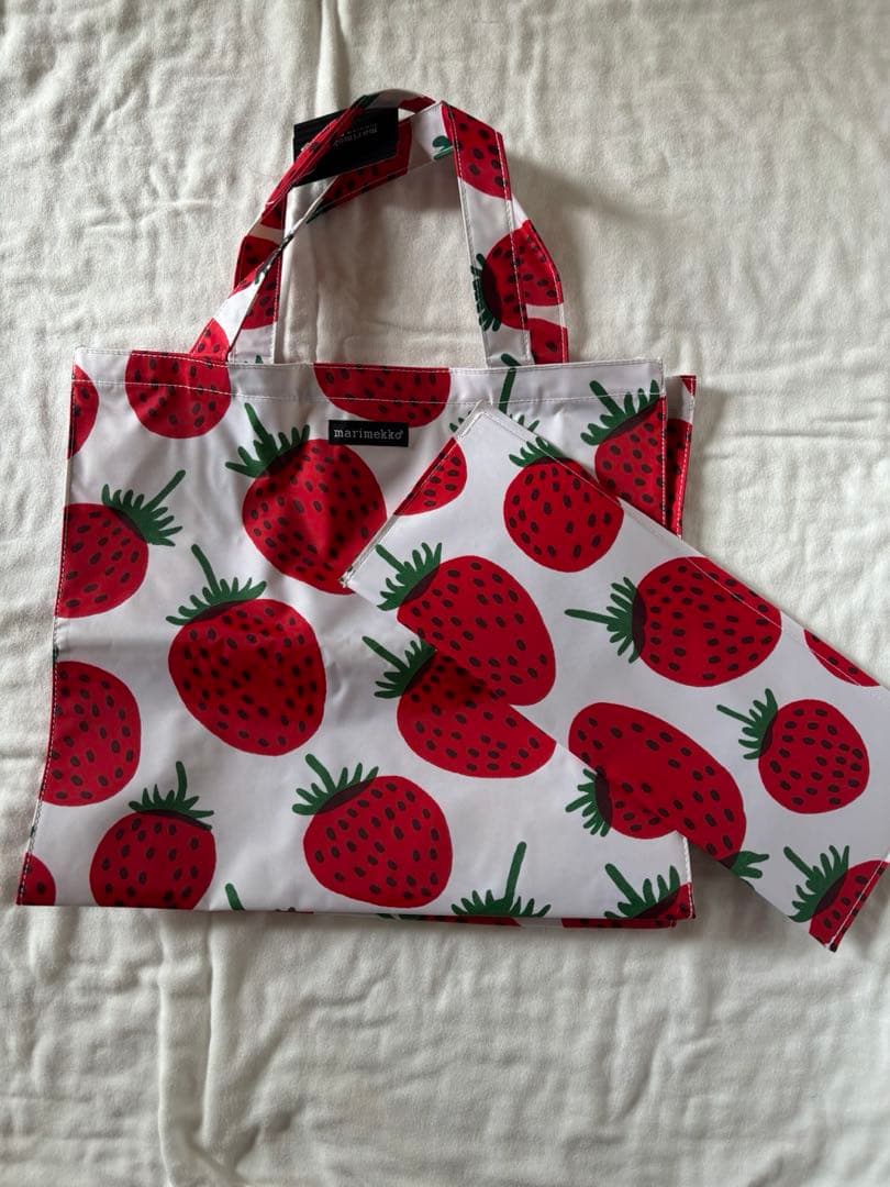 マリメッコ　マンシッカ　いちご　バッグ　レア　おまけ付き