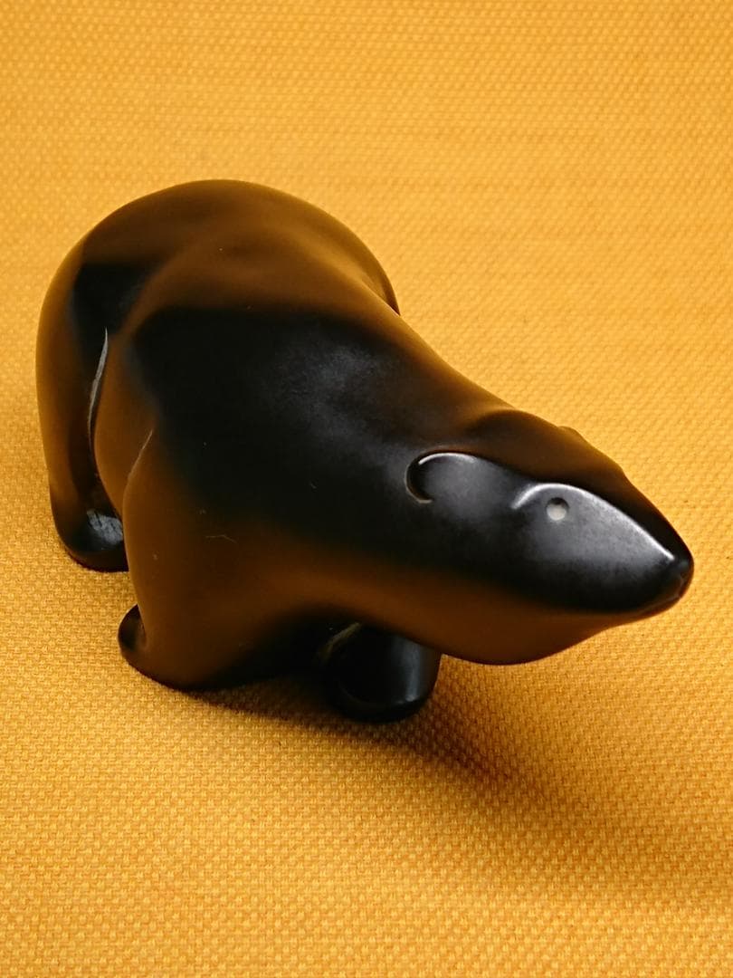 【美品】くま　石彫　彫像　カナダ　置物　インテリア　工芸品　美術品　A1004