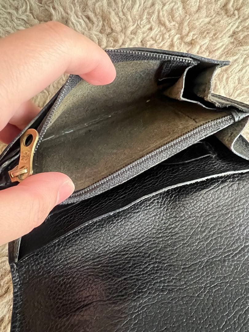 IL BISONTE ブラックレザー 二つ折り財布