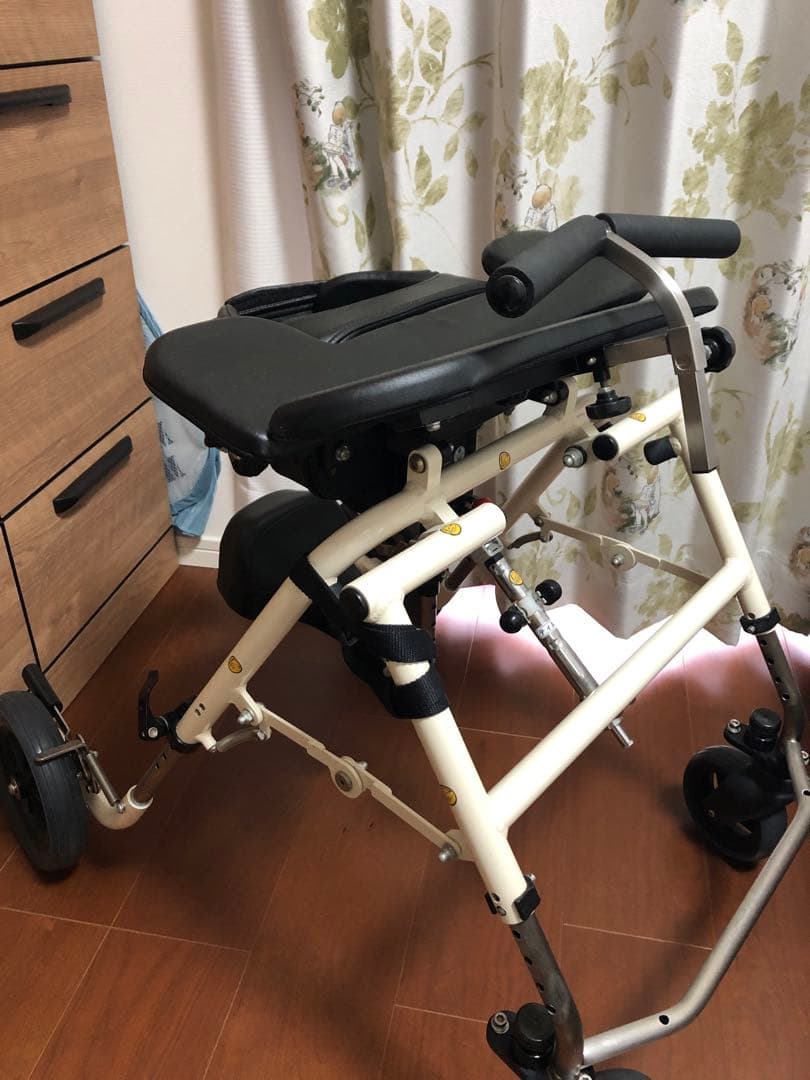 プロスター　歩行器　Sサイズ