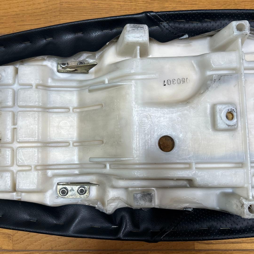 t*i様 ZZR1100C ディンプル生地張り替え済シート 0126