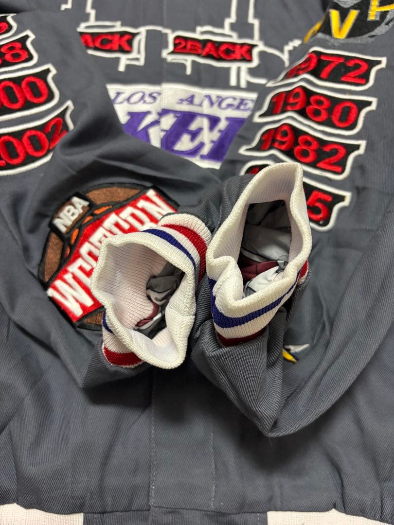 Los Angeles Lakers NBAチャンピオンジャケット