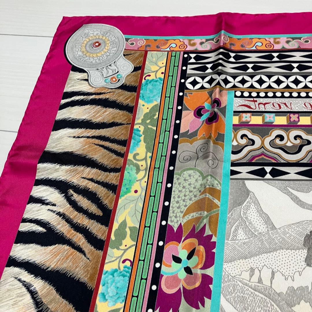 エルメス スカーフ カレ90 アニマル トラ柄 花柄