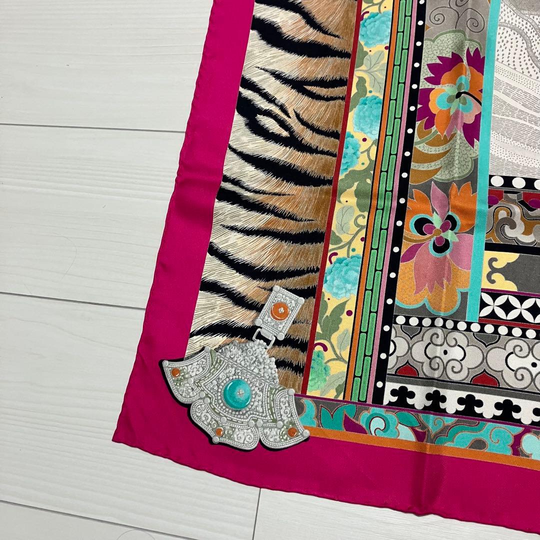 エルメス スカーフ カレ90 アニマル トラ柄 花柄