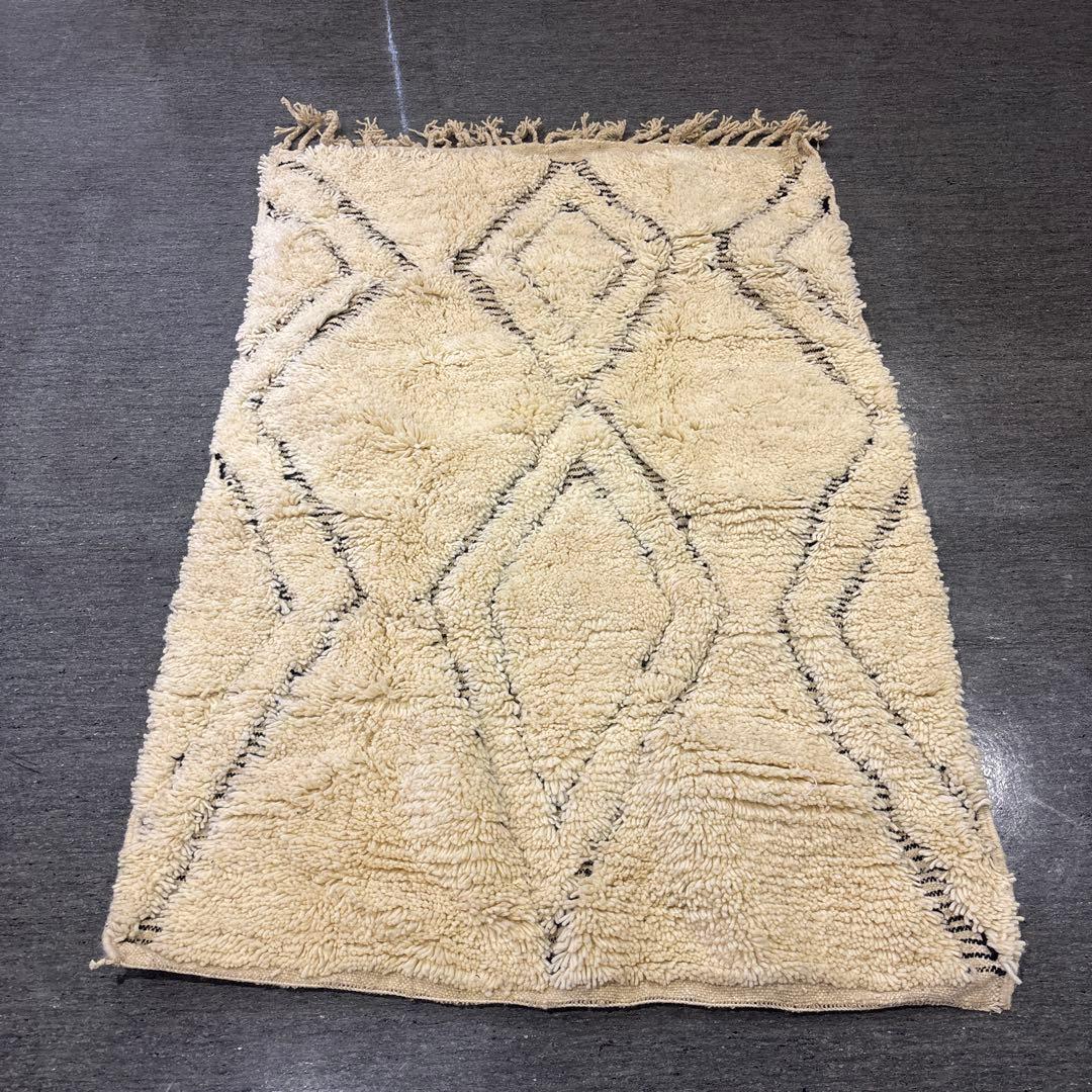 モロッコ製　新品　ベニワレン　ラグ　156x108