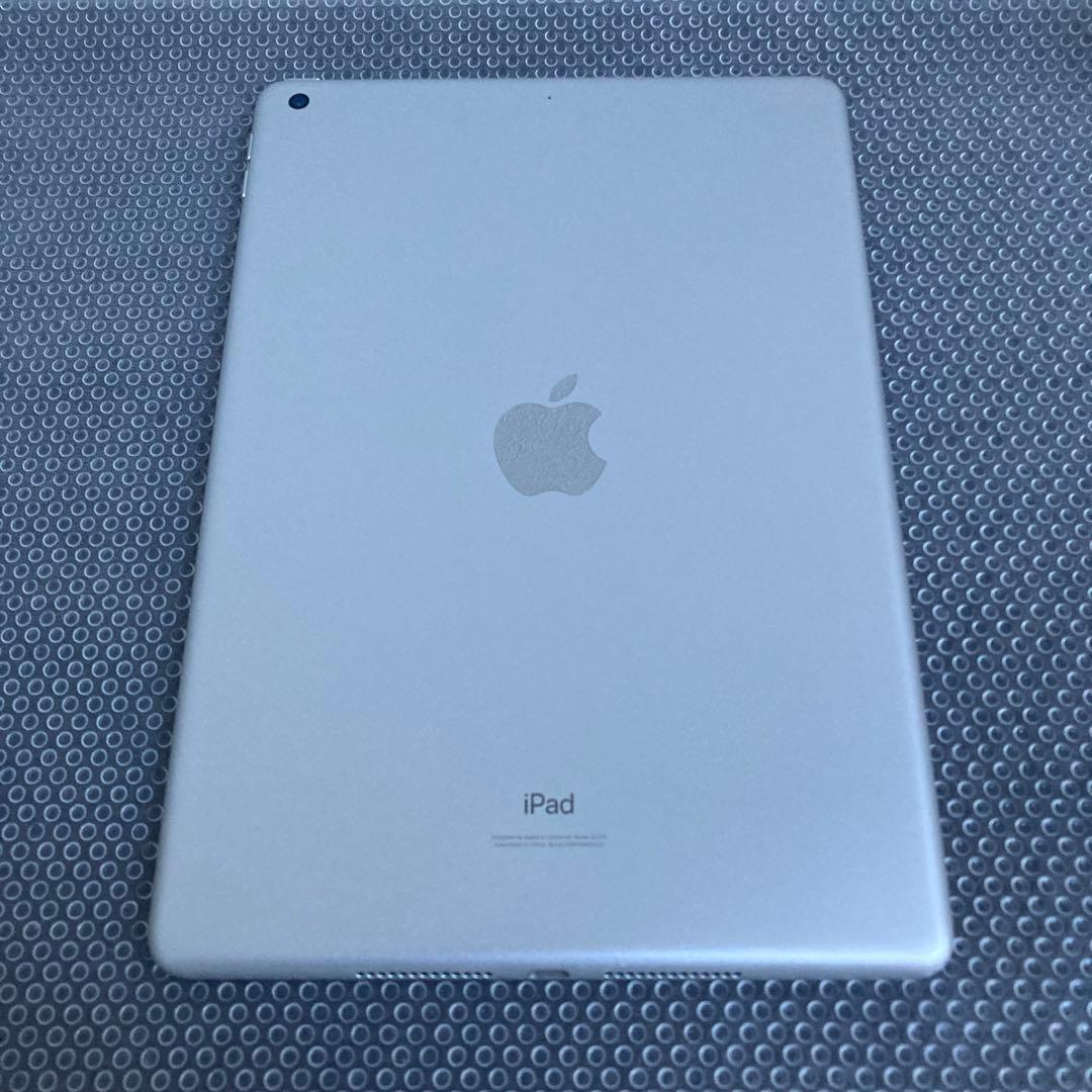 762 外観美品☆電池ほぼ新品☆iPad8 第8世代 32GB WIFIモデル☆