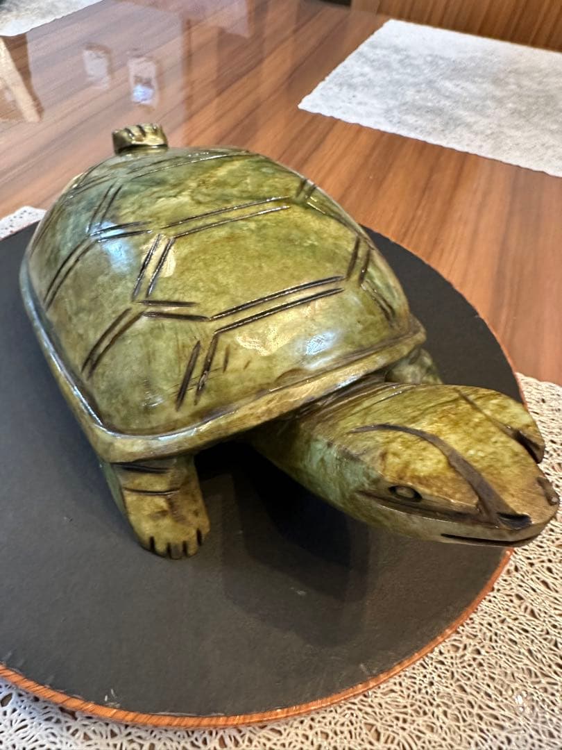 Z-456 天然玉石　古玉　大型　亀　老玉　河磨玉　置物　風水　縁起物　金運