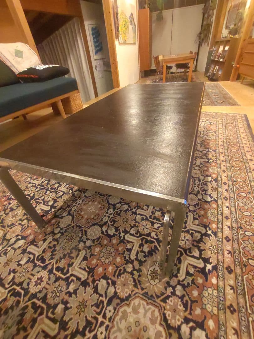 黒いセンターテーブル