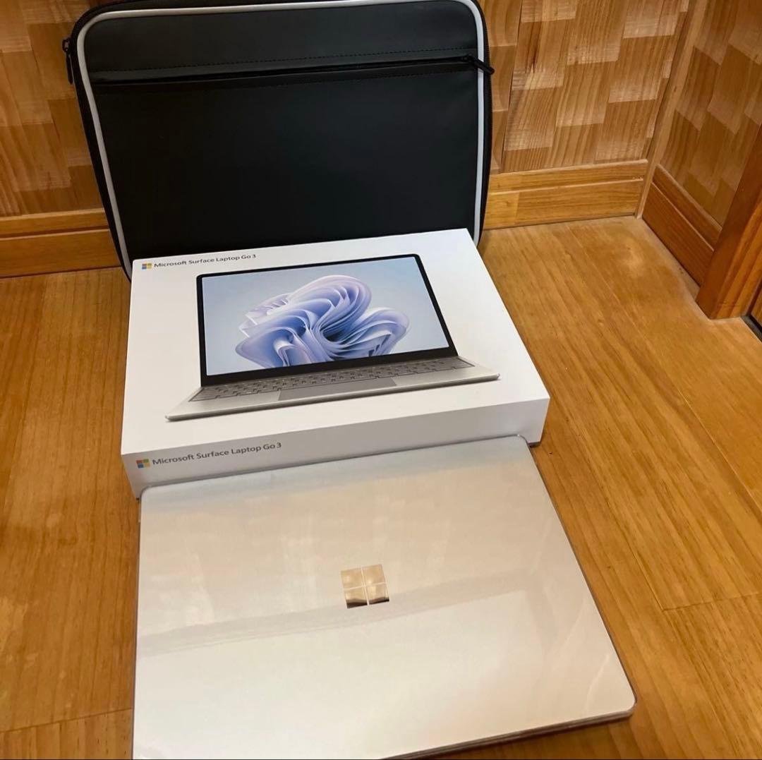 Microsoft Surface Laptop Go 3シルバー