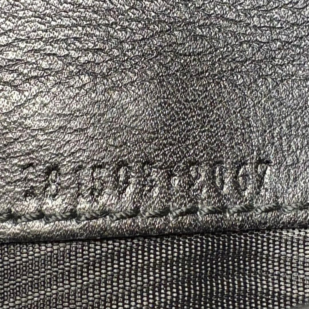 57 極美品 GUCCI 二つ折り財布 黒 長財布 GGキャンバス q4