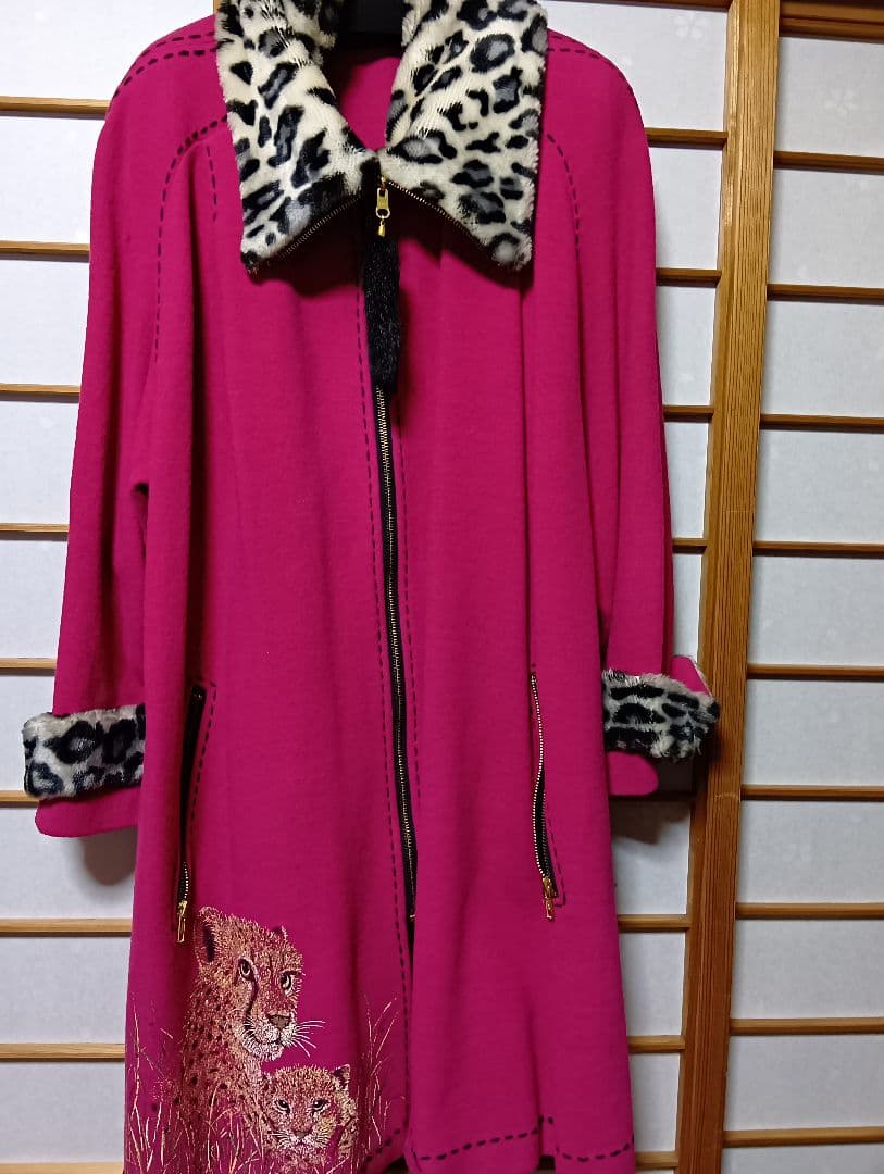 ★専用★伊太利屋　ピンク ロングコート ヒョウ柄襟