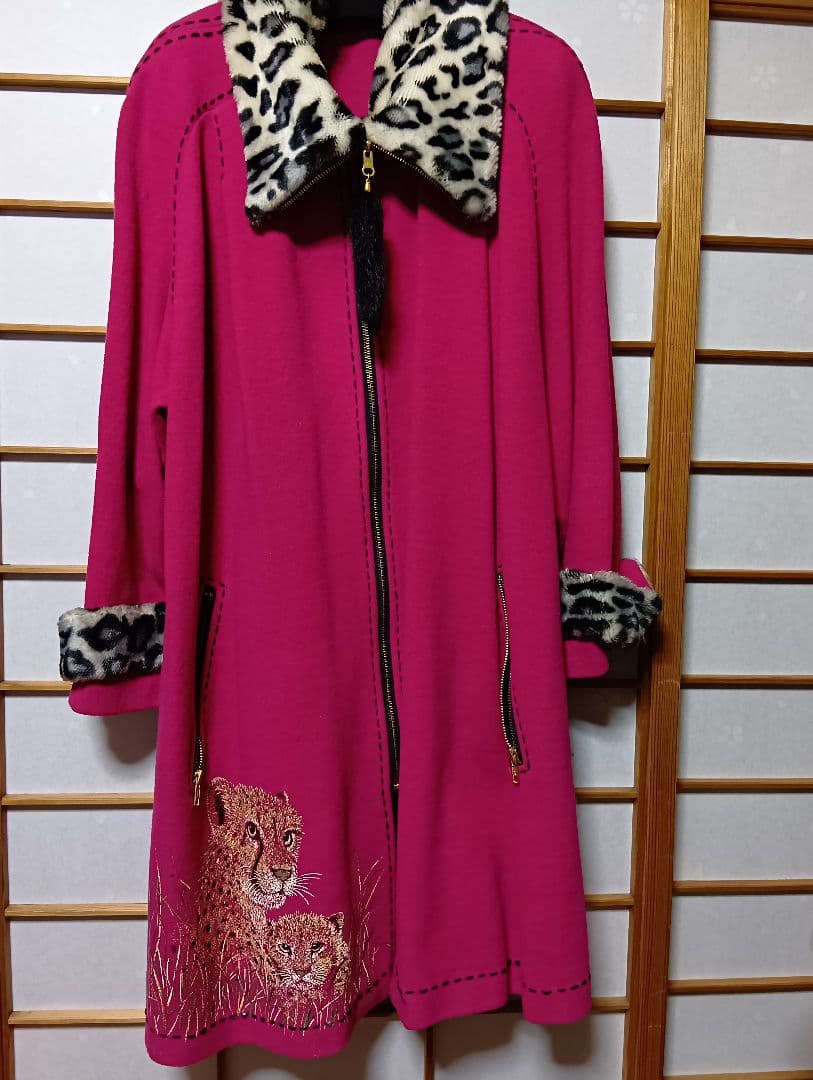 ★専用★伊太利屋　ピンク ロングコート ヒョウ柄襟
