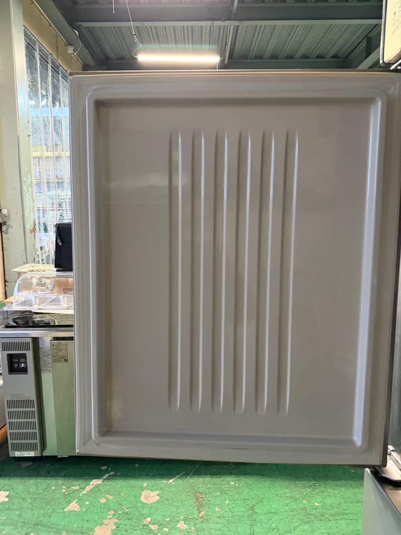 2011年 ホシザキ縦型冷蔵庫 625x650x1890