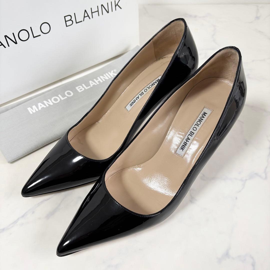 美品 マノロブラニク 37 1/2 ポインテッドトゥ エナメル パンプス 黒