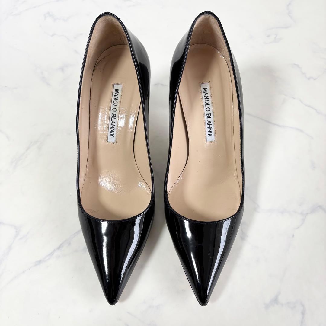 美品 マノロブラニク 37 1/2 ポインテッドトゥ エナメル パンプス 黒