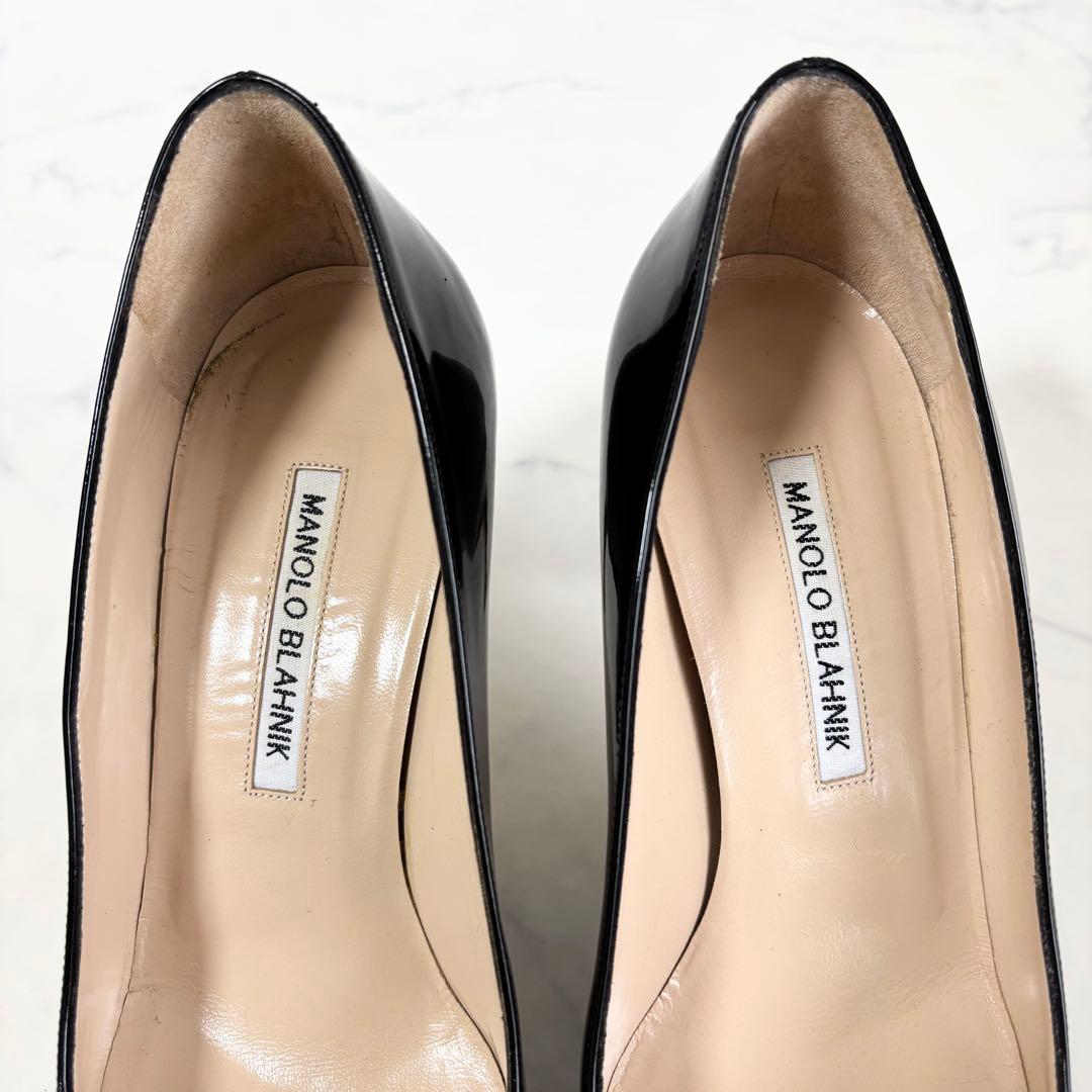 美品 マノロブラニク 37 1/2 ポインテッドトゥ エナメル パンプス 黒