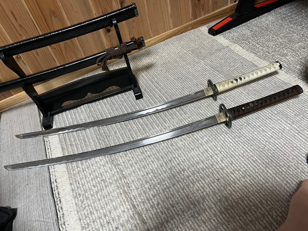 五条工務店　模擬刀　 2本セット スタンド付き　菊一文字　斎藤一こしらえ