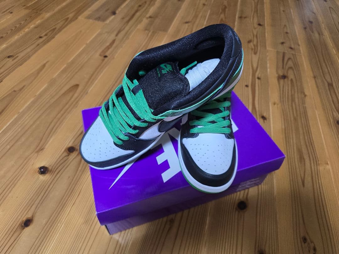 NIKE SB DUNK LOW PRO ブラック アンド クラシックグリーン