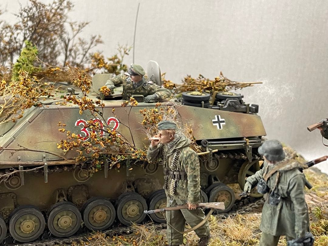 戦車ジオラマ　1/35 ドイツ4号駆逐戦車と擲弾兵