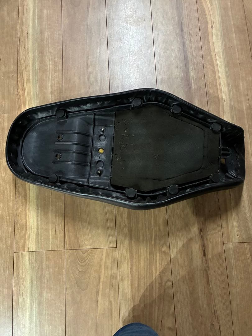 【シコ】W400 純正シート W650 中古