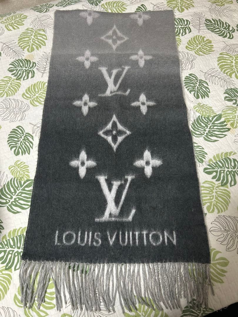 y*o様 ルイ・ヴィトン ストールマフラー 中古品