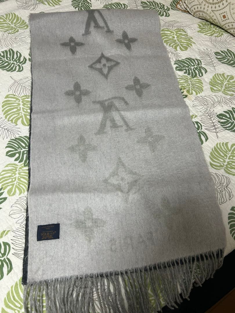 y*o様 ルイ・ヴィトン ストールマフラー 中古品