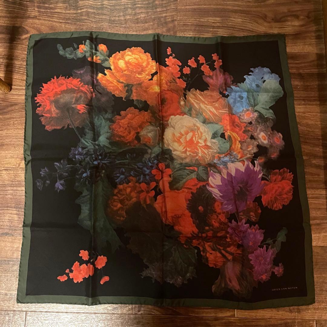 DRIES VAN NOTEN 花柄スカーフ
