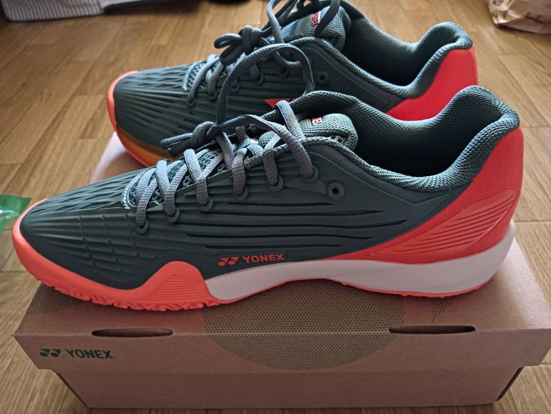 新品ヨネックスパワークッションエクリプション28.5cm