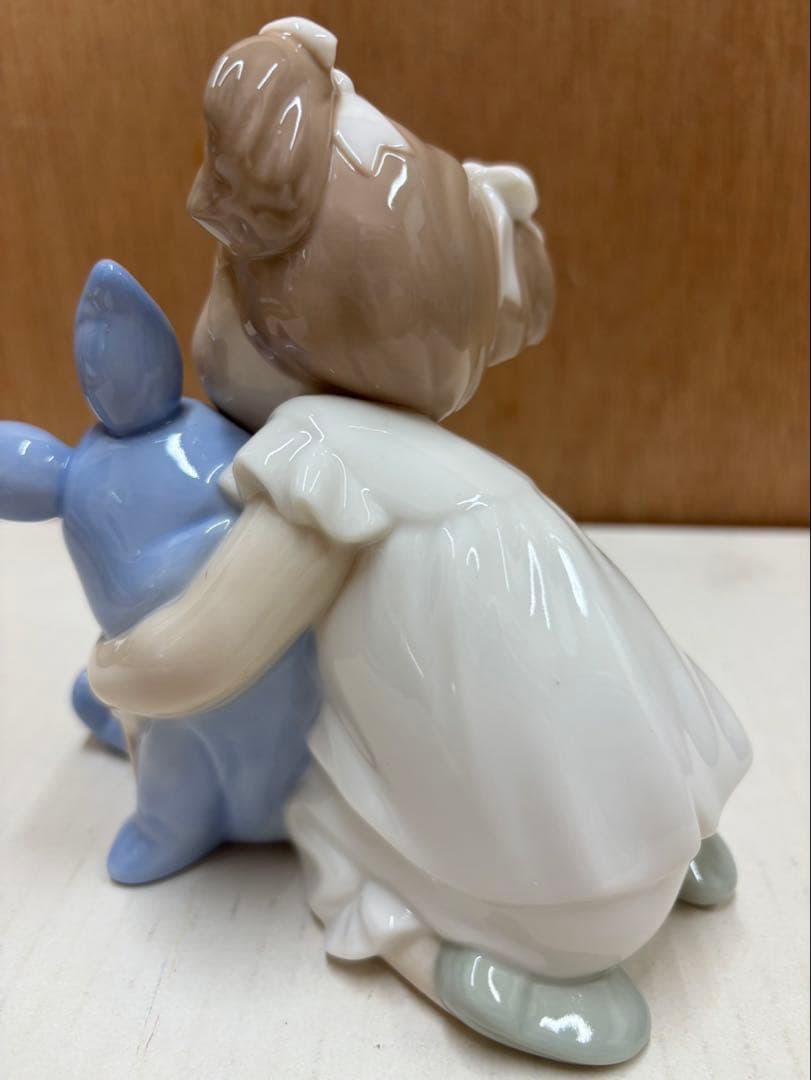 リアドロ (ナオ ) 大好きな女の子とウサギ