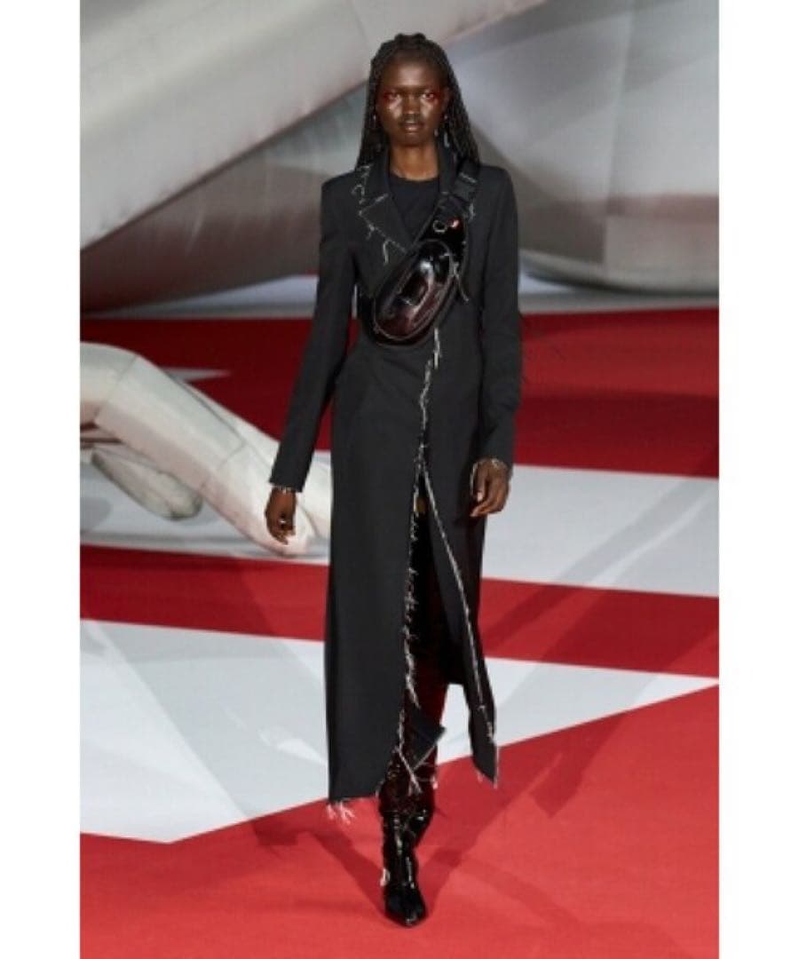 【定価2.8万】DIESEL ディーゼル 1DR-POD ボディバッグ