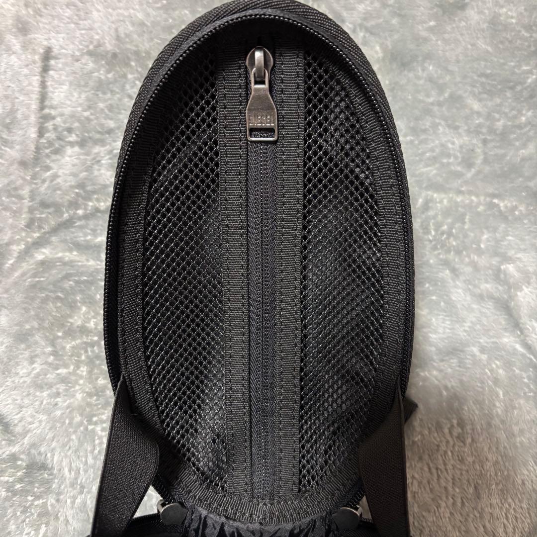 【定価2.8万】DIESEL ディーゼル 1DR-POD ボディバッグ