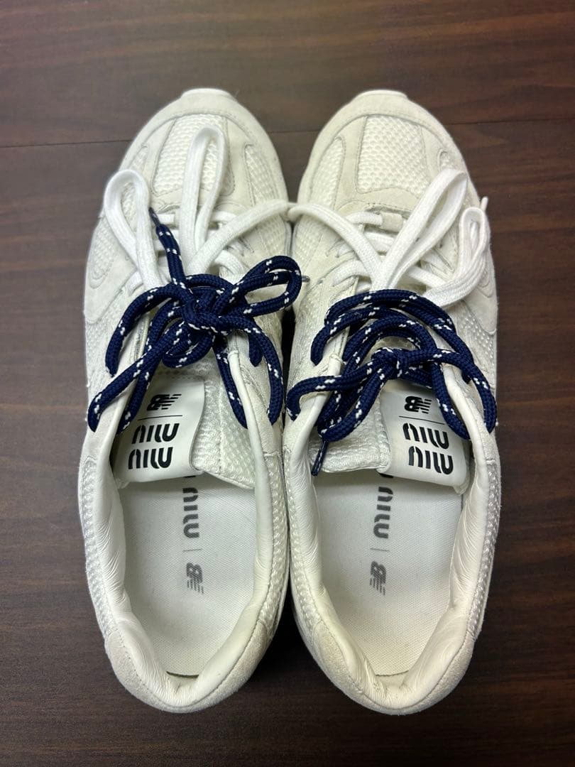 Miu Miu x New Balance 530 SL スエード スニーカー