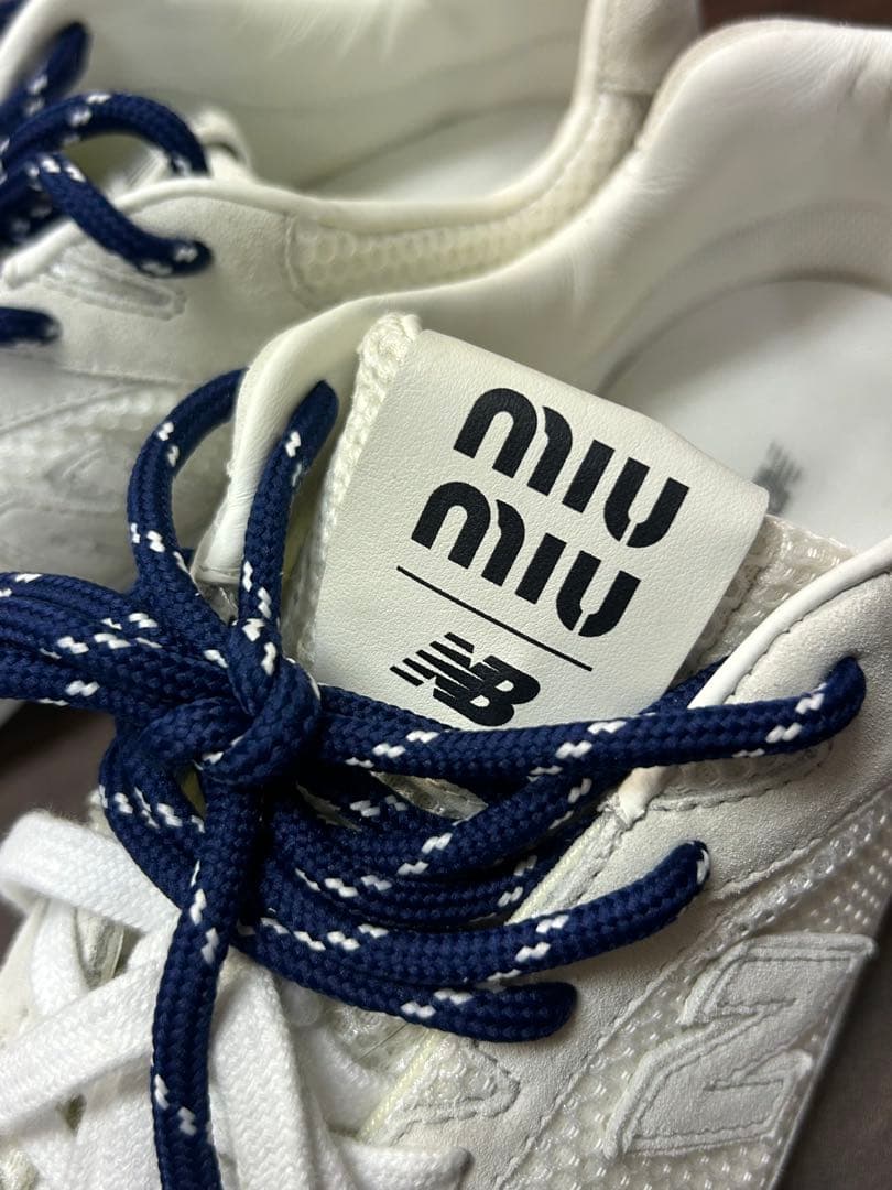 Miu Miu x New Balance 530 SL スエード スニーカー