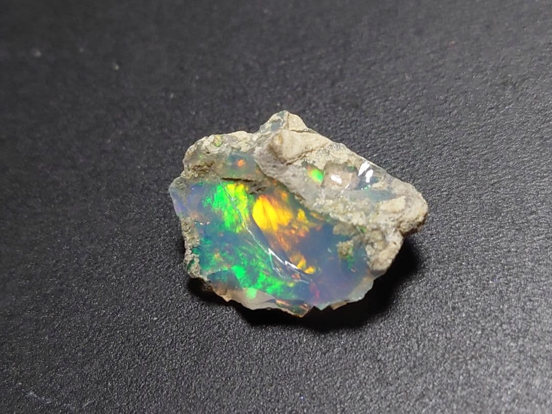 エチオピアオパールウェロ産　ジュエリー　グレード　鉱物標本　原石
