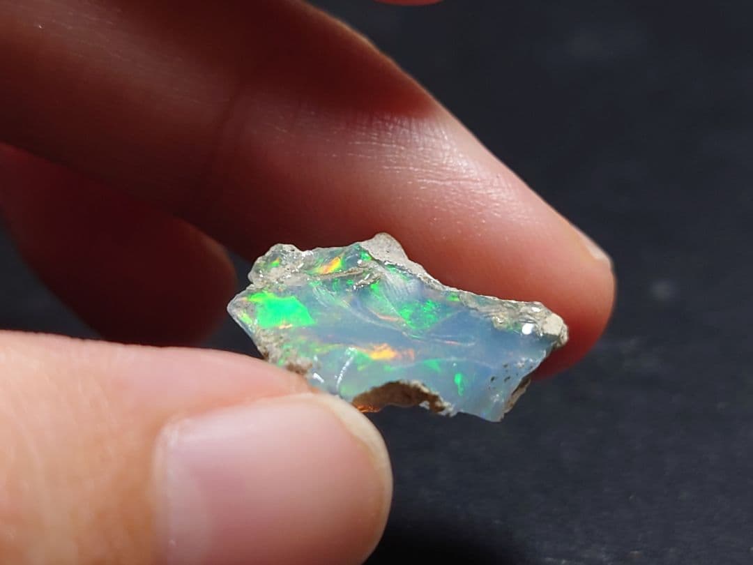 エチオピアオパールウェロ産　ジュエリー　グレード　鉱物標本　原石