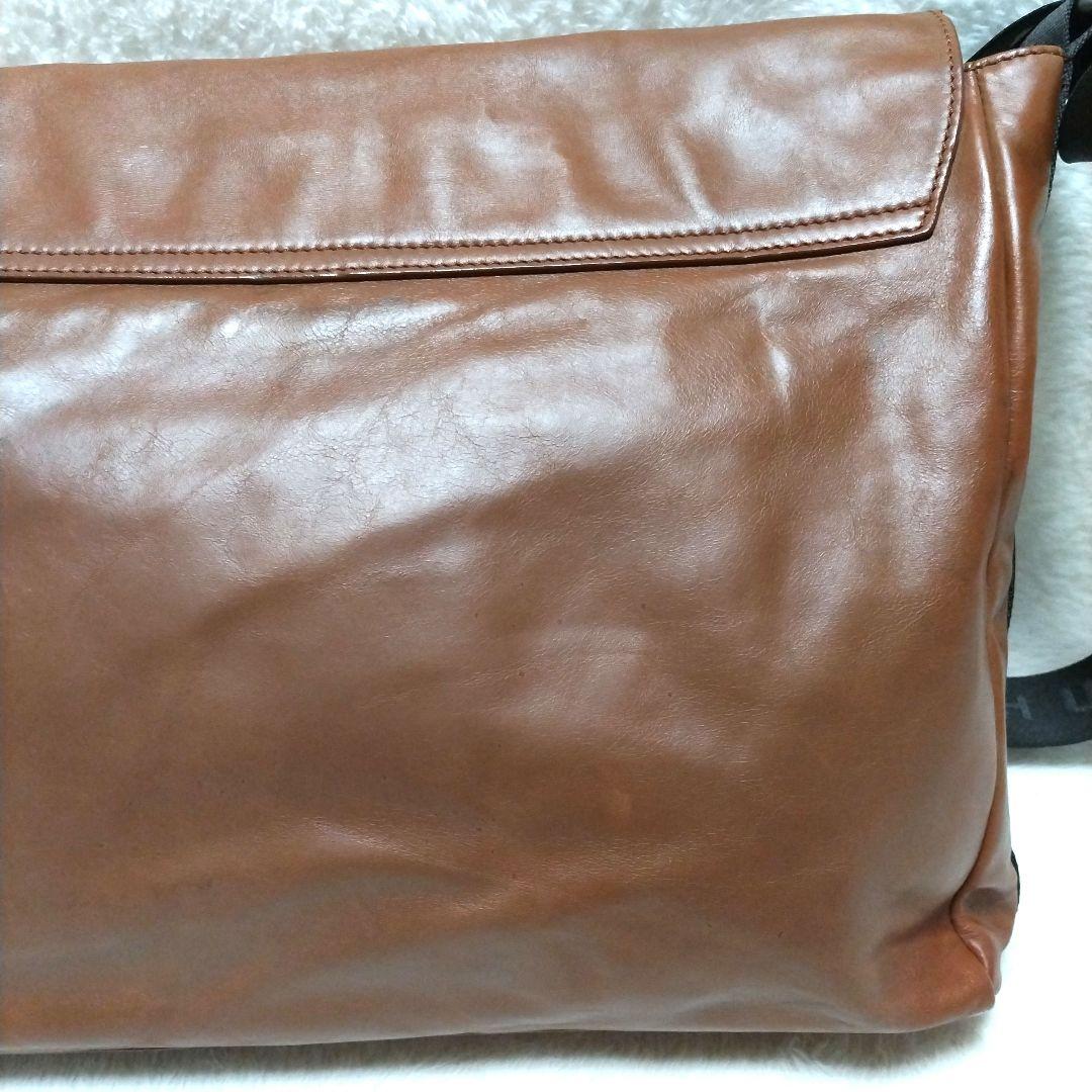【激レア】BOSS ヒューゴボス カウスキン レザー ロゴ メッセンジャーバッグ