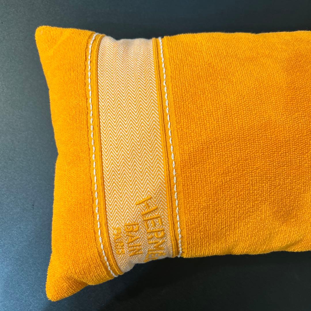 値下げしました　HERMES オレンジ クッション