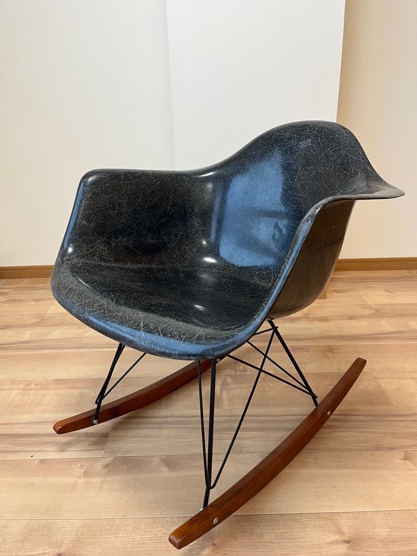 イームズ　アームシェルチェア　ロッキン　グラスファイバー