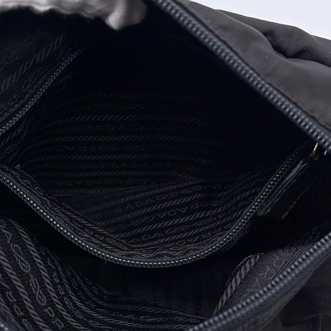 【極美品】プラダ ナイロン メッセンジャー ショルダーバッグ ブラック 三角ロゴ