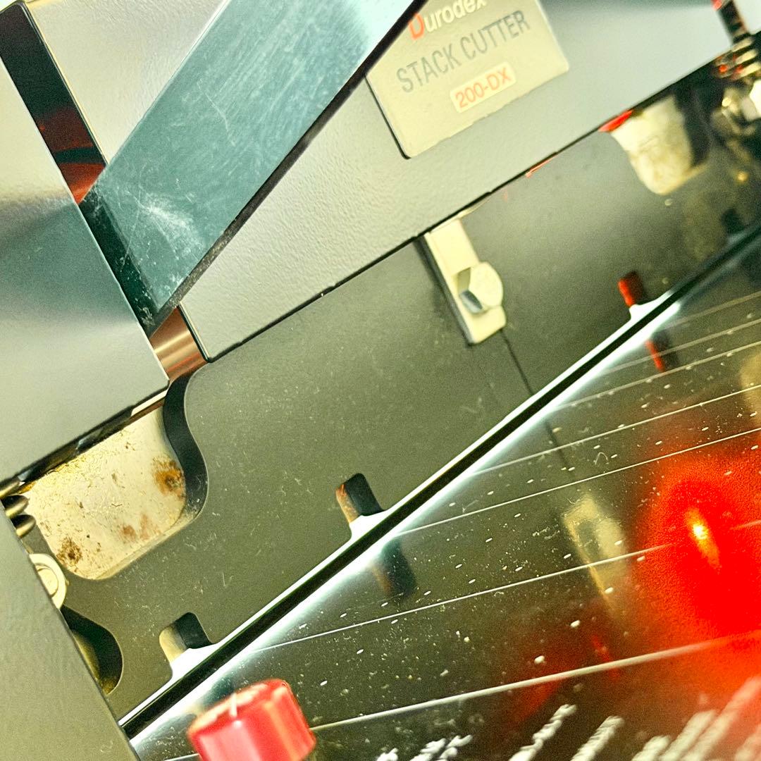 デューロデックス「200-DX」手動式パーソナル断裁機