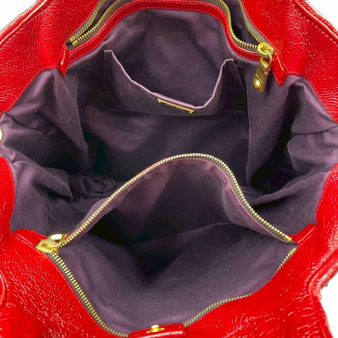良品　ミュウミュウ　マテラッセ　2way トートバッグ　パテントレザー　レッド