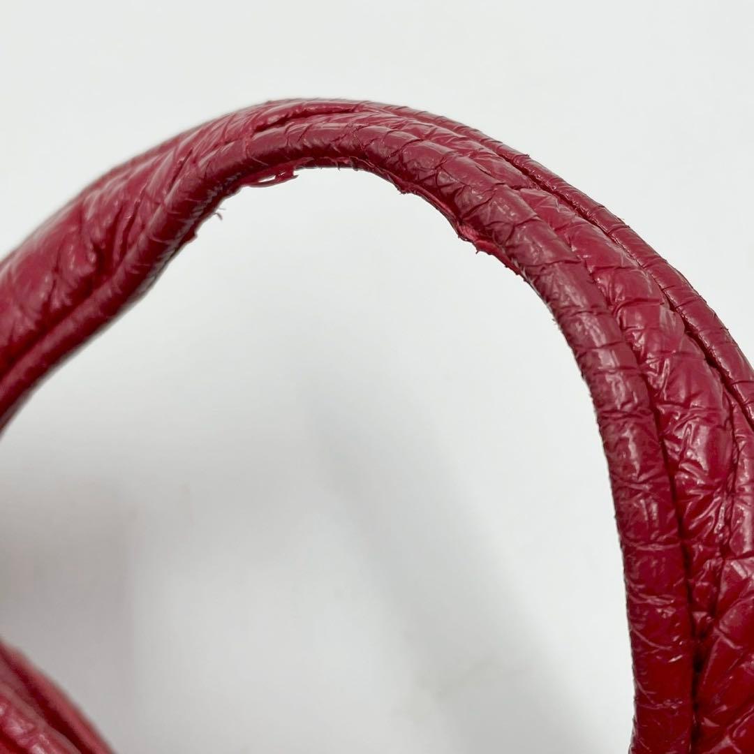 良品　ミュウミュウ　マテラッセ　2way トートバッグ　パテントレザー　レッド