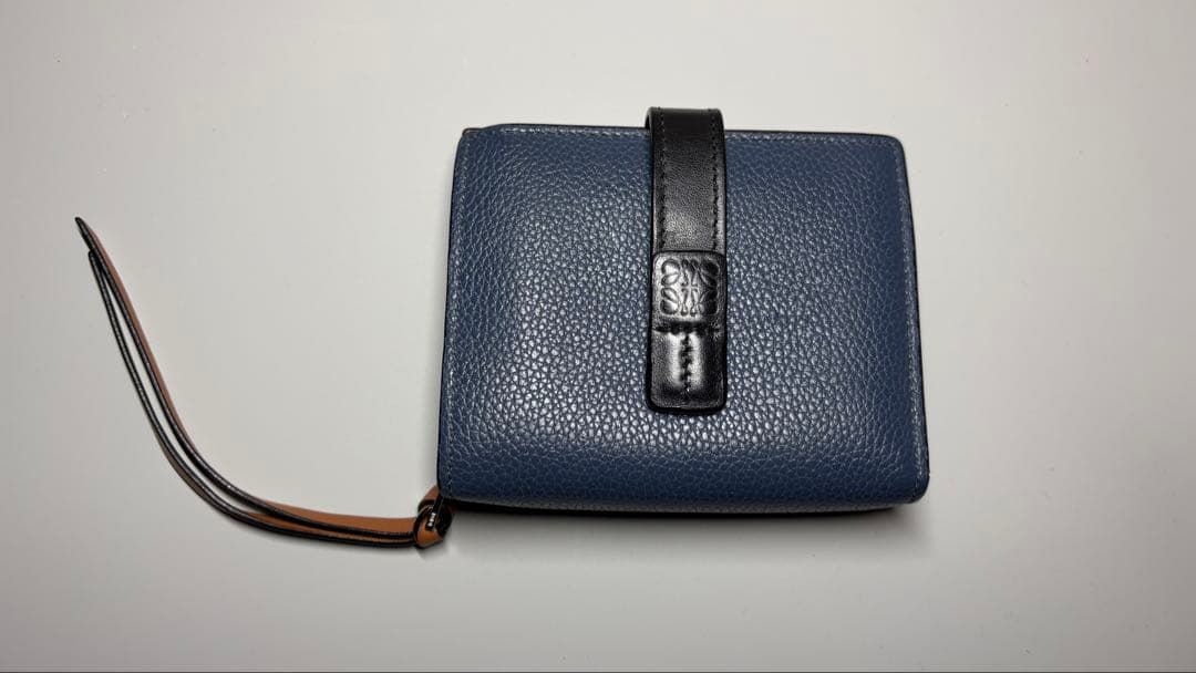 LOEWE ネイビー 二つ折り財布 コンパクトジップウォレット